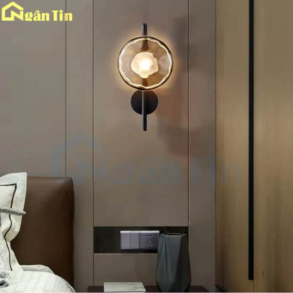den treo tuong gan tuong cau thang phong ngu vk135 ngan tin 4