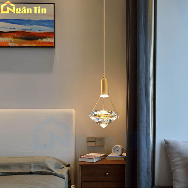 den-tha-tran-kim-cuong-trang-tri-quay-bar-phong-ngu-ttk123a-ngan-tin