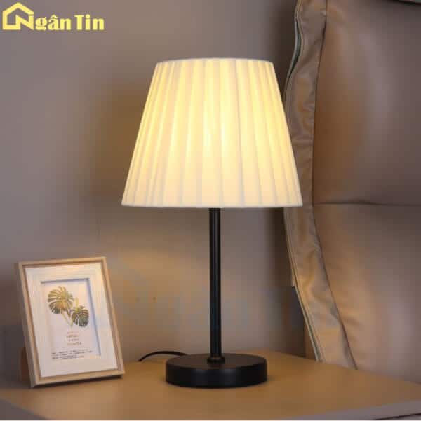 den-ban-lam-viec-de-ban-phong-ngu-phong-khach-db211-ngan-tin